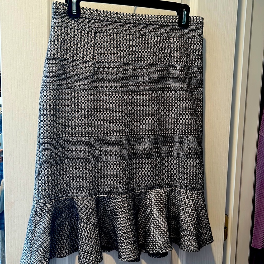 Banana Republic navy and white mini skirt with flocked bottom